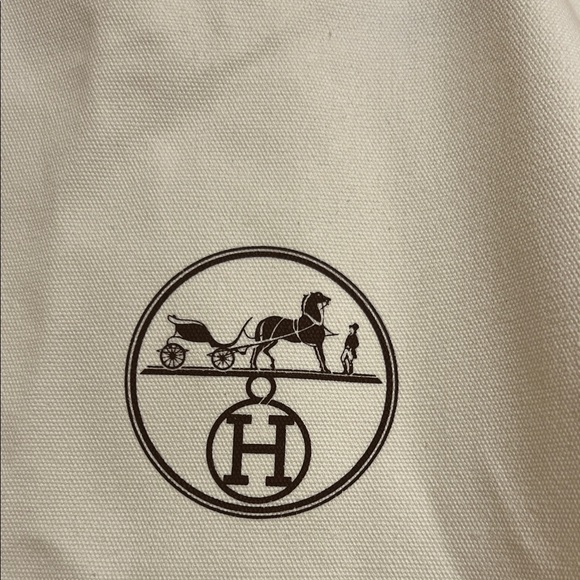 Hermes Cream Garment Bag with Brown Trim - Picture 3 of 4